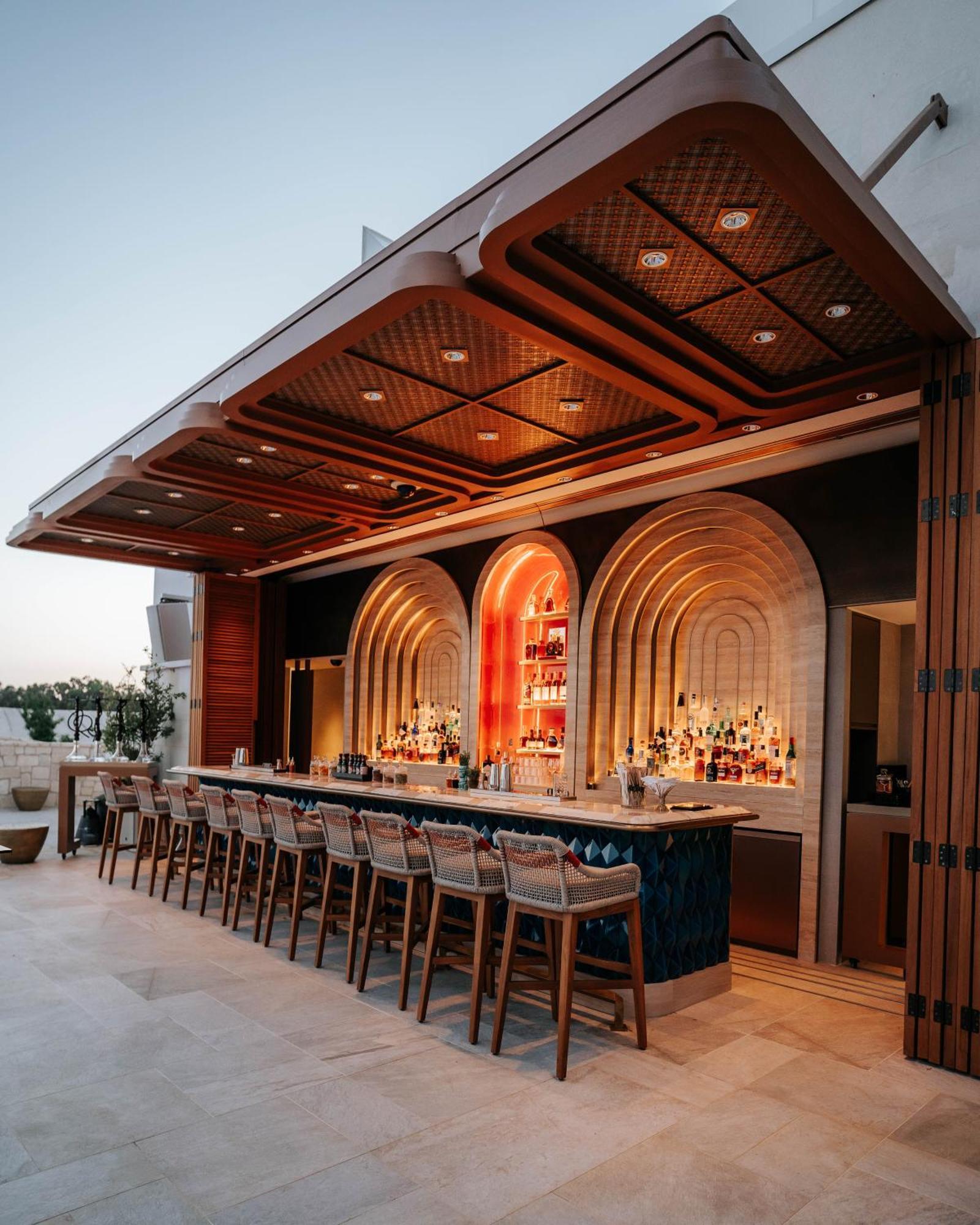 City Of Dreams Mediterranean - Integrated Resort, Casino & Entertainment Limassol Exterior foto The rooftop bar at the hotel