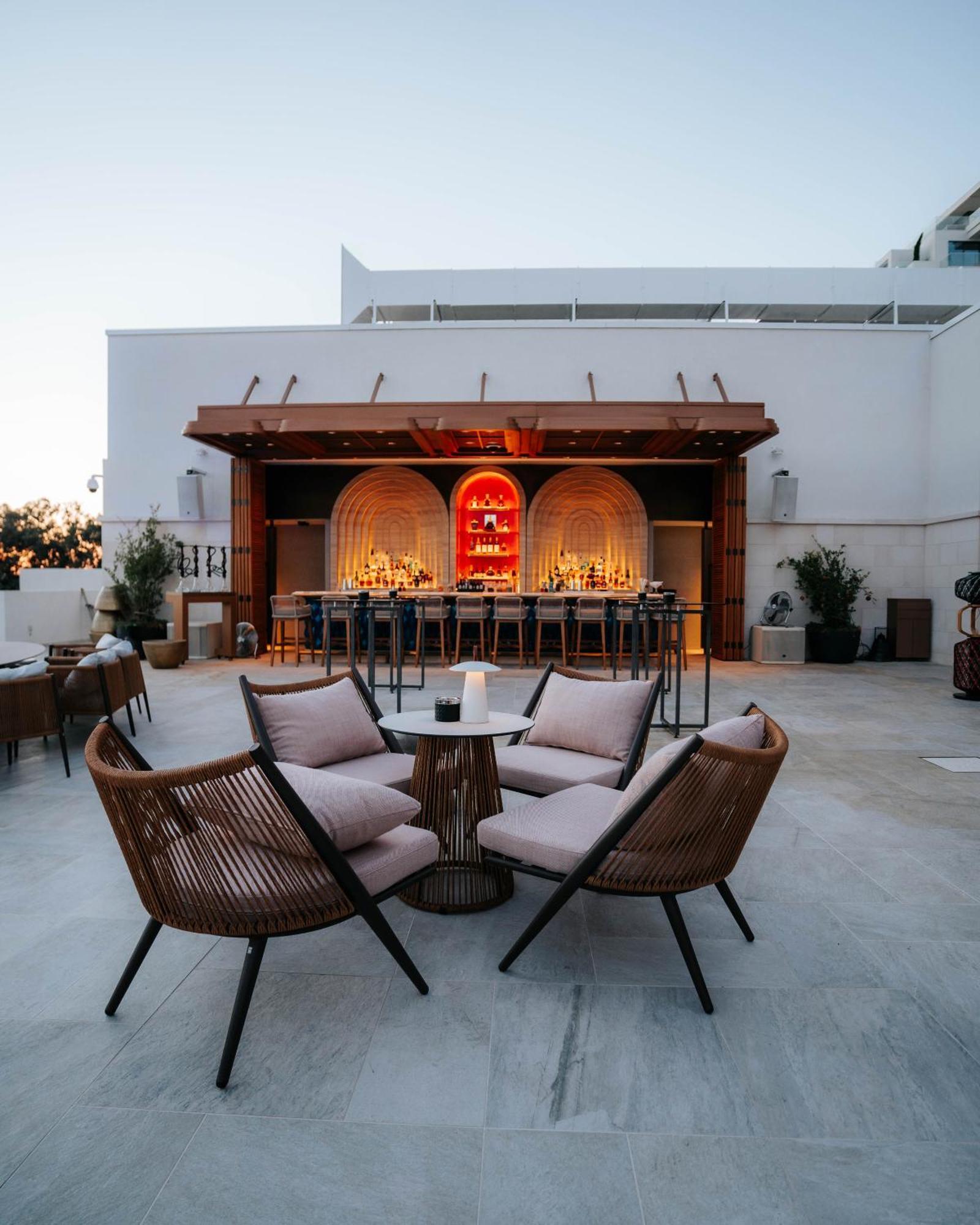 City Of Dreams Mediterranean - Integrated Resort, Casino & Entertainment Limassol Exterior foto The rooftop bar at the hotel